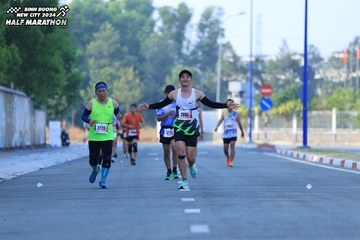 BINH DUONG NEW CITY HALF MARATHON 2024 - Ảnh #1764805