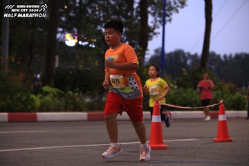 BINH DUONG NEW CITY HALF MARATHON 2024 - Ảnh #1728363