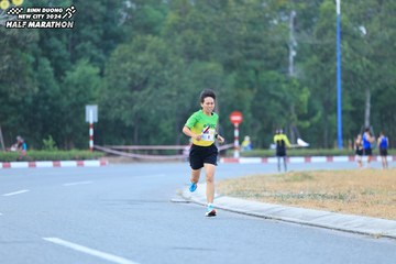 BINH DUONG NEW CITY HALF MARATHON 2024 - Ảnh #1735863