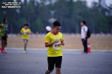 BINH DUONG NEW CITY HALF MARATHON 2024 - Ảnh #1725175