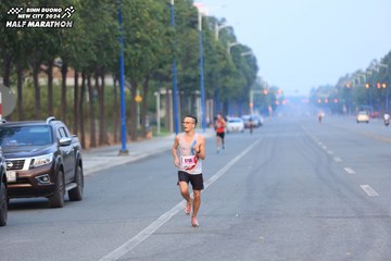 BINH DUONG NEW CITY HALF MARATHON 2024 - Ảnh #1739455