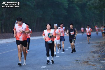 BINH DUONG NEW CITY HALF MARATHON 2024 - Ảnh #1750096