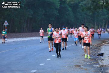 BINH DUONG NEW CITY HALF MARATHON 2024 - Ảnh #1750354