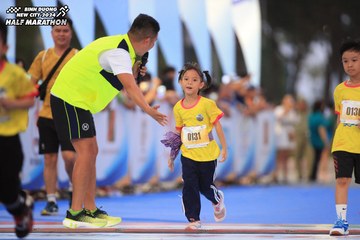 BINH DUONG NEW CITY HALF MARATHON 2024 - Ảnh #1724363
