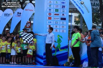 BINH DUONG NEW CITY HALF MARATHON 2024 - Ảnh #1729063