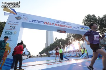 BINH DUONG NEW CITY HALF MARATHON 2024 - Ảnh #1738088
