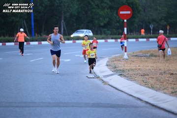 BINH DUONG NEW CITY HALF MARATHON 2024 - Ảnh #1726085
