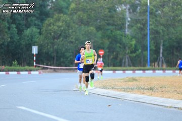 BINH DUONG NEW CITY HALF MARATHON 2024 - Ảnh #1735382