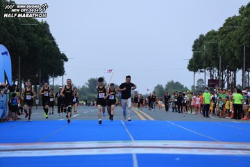 BINH DUONG NEW CITY HALF MARATHON 2024 - Ảnh #1737219