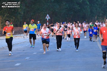 BINH DUONG NEW CITY HALF MARATHON 2024 - Ảnh #1772283