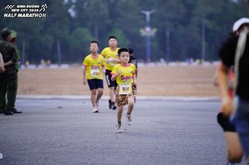 BINH DUONG NEW CITY HALF MARATHON 2024 - Ảnh #1725380