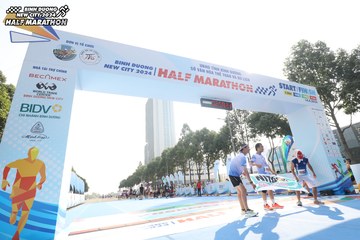 BINH DUONG NEW CITY HALF MARATHON 2024 - Ảnh #1818996