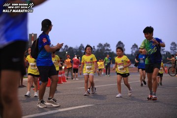 BINH DUONG NEW CITY HALF MARATHON 2024 - Ảnh #1728338