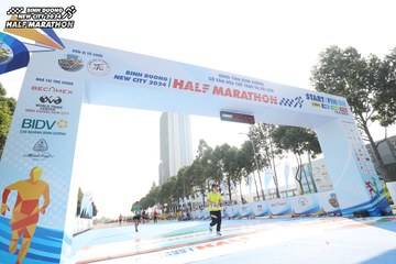BINH DUONG NEW CITY HALF MARATHON 2024 - Ảnh #1818859