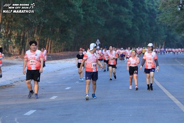 BINH DUONG NEW CITY HALF MARATHON 2024 - Ảnh #1772040