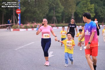 BINH DUONG NEW CITY HALF MARATHON 2024 - Ảnh #1727172