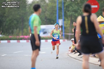 BINH DUONG NEW CITY HALF MARATHON 2024 - Ảnh #1736866