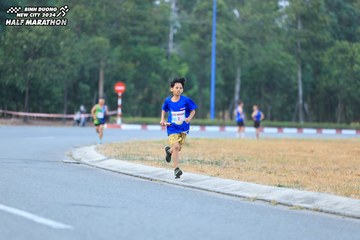 BINH DUONG NEW CITY HALF MARATHON 2024 - Ảnh #1735770