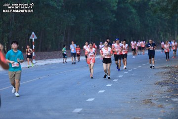 BINH DUONG NEW CITY HALF MARATHON 2024 - Ảnh #1750503