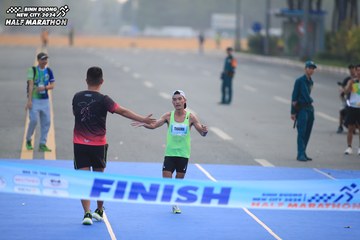 BINH DUONG NEW CITY HALF MARATHON 2024 - Ảnh #1738589