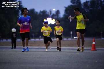 BINH DUONG NEW CITY HALF MARATHON 2024 - Ảnh #1725979