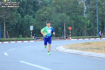 BINH DUONG NEW CITY HALF MARATHON 2024 - Ảnh #1735923