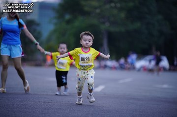 BINH DUONG NEW CITY HALF MARATHON 2024 - Ảnh #1724866