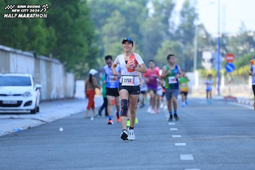 BINH DUONG NEW CITY HALF MARATHON 2024 - Ảnh #1766583