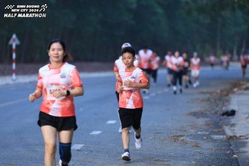 BINH DUONG NEW CITY HALF MARATHON 2024 - Ảnh #1750040