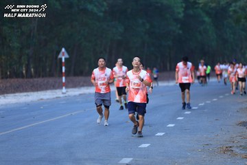 BINH DUONG NEW CITY HALF MARATHON 2024 - Ảnh #1750456
