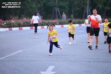 BINH DUONG NEW CITY HALF MARATHON 2024 - Ảnh #1726738