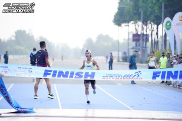 BINH DUONG NEW CITY HALF MARATHON 2024 - Ảnh #1771299