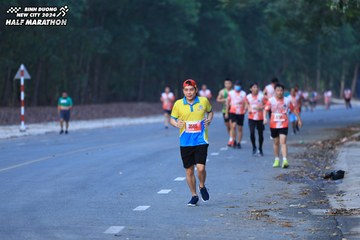 BINH DUONG NEW CITY HALF MARATHON 2024 - Ảnh #1750343