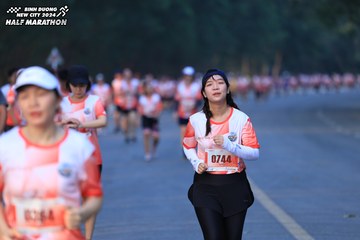 BINH DUONG NEW CITY HALF MARATHON 2024 - Ảnh #1772006