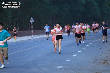 BINH DUONG NEW CITY HALF MARATHON 2024 - Ảnh #1750516