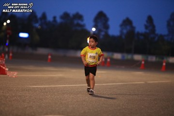 BINH DUONG NEW CITY HALF MARATHON 2024 - Ảnh #1728549
