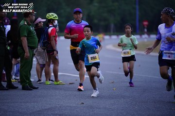 BINH DUONG NEW CITY HALF MARATHON 2024 - Ảnh #1724941