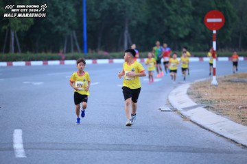 BINH DUONG NEW CITY HALF MARATHON 2024 - Ảnh #1726267