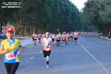 BINH DUONG NEW CITY HALF MARATHON 2024 - Ảnh #1772135