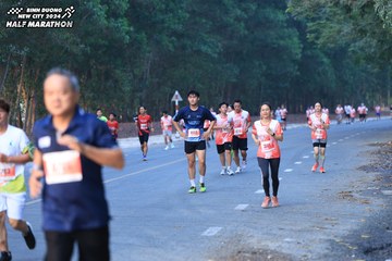 BINH DUONG NEW CITY HALF MARATHON 2024 - Ảnh #1750609