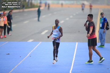 BINH DUONG NEW CITY HALF MARATHON 2024 - Ảnh #1738830