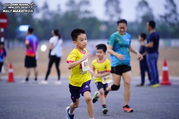 BINH DUONG NEW CITY HALF MARATHON 2024 - Ảnh #1725343