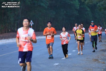 BINH DUONG NEW CITY HALF MARATHON 2024 - Ảnh #1750222