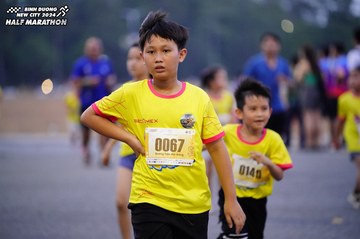 BINH DUONG NEW CITY HALF MARATHON 2024 - Ảnh #1725431