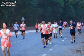 BINH DUONG NEW CITY HALF MARATHON 2024 - Ảnh #1750556