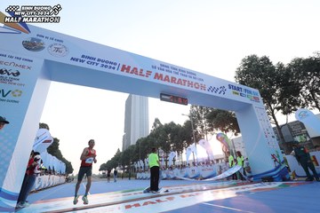 BINH DUONG NEW CITY HALF MARATHON 2024 - Ảnh #1738349