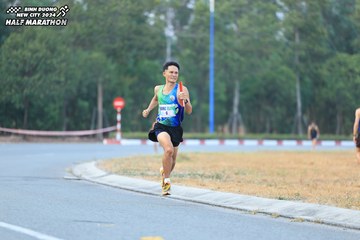 BINH DUONG NEW CITY HALF MARATHON 2024 - Ảnh #1735429