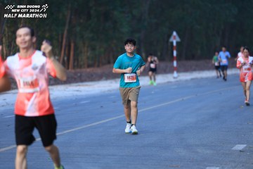 BINH DUONG NEW CITY HALF MARATHON 2024 - Ảnh #1750509