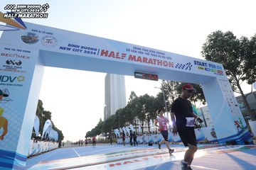 BINH DUONG NEW CITY HALF MARATHON 2024 - Ảnh #1819911