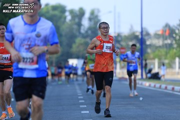 BINH DUONG NEW CITY HALF MARATHON 2024 - Ảnh #1765360
